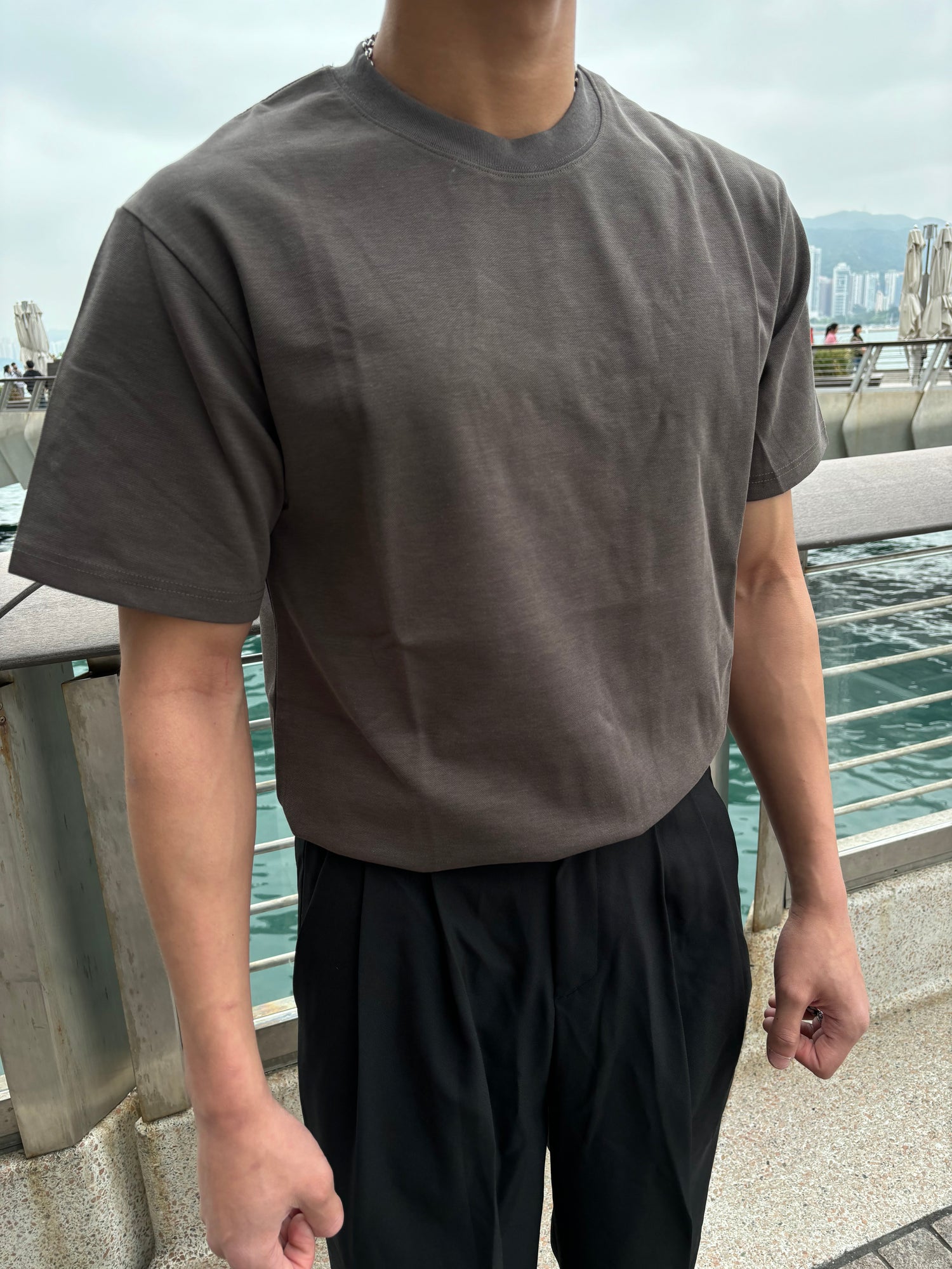 [自家品牌]純棉碳灰短袖上衣 韓國男裝