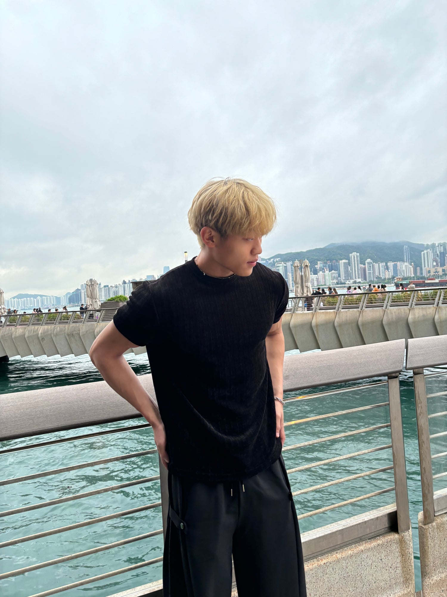 質感輕絨面短袖上衣