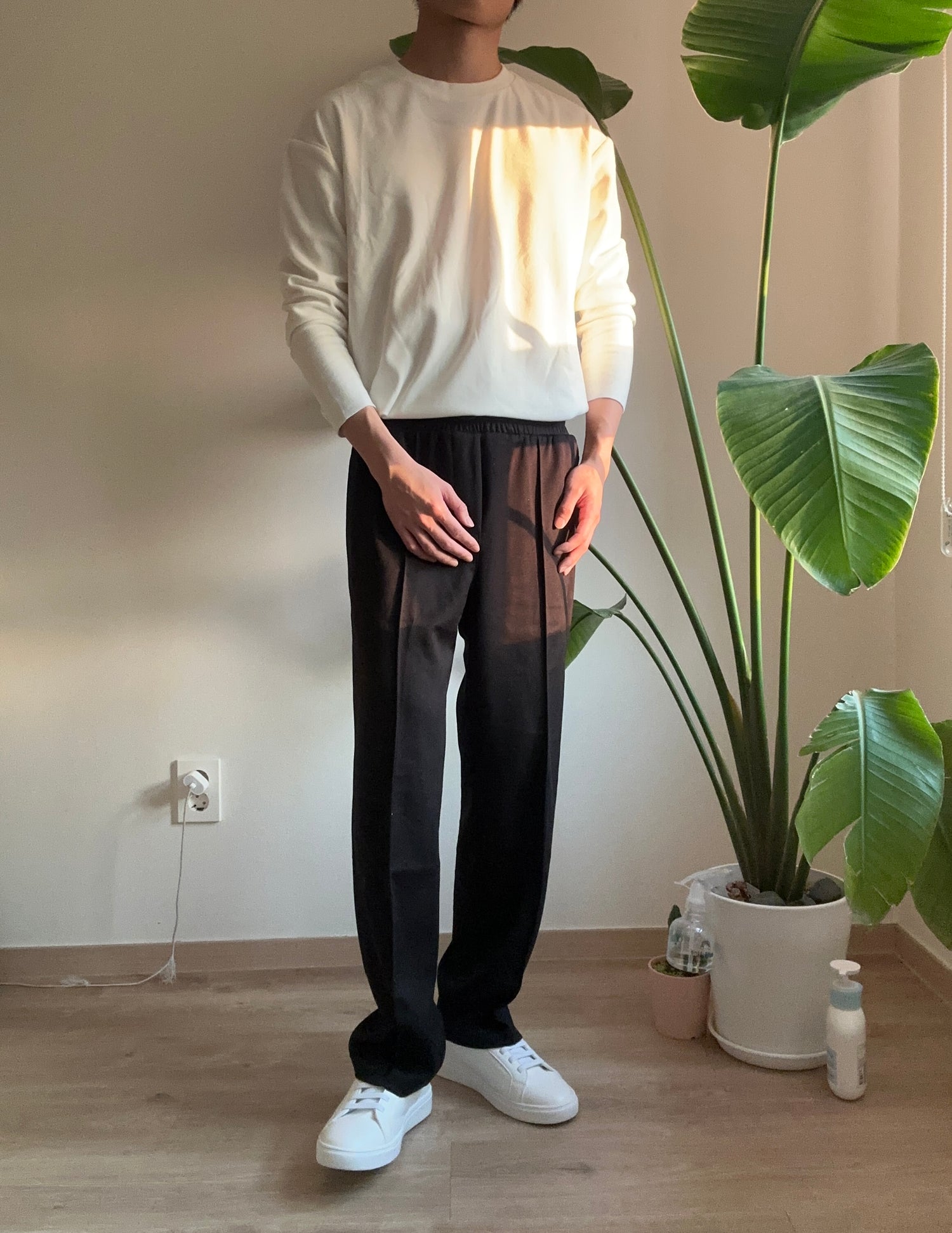 (超舒適!)黑色彈性落地褲 