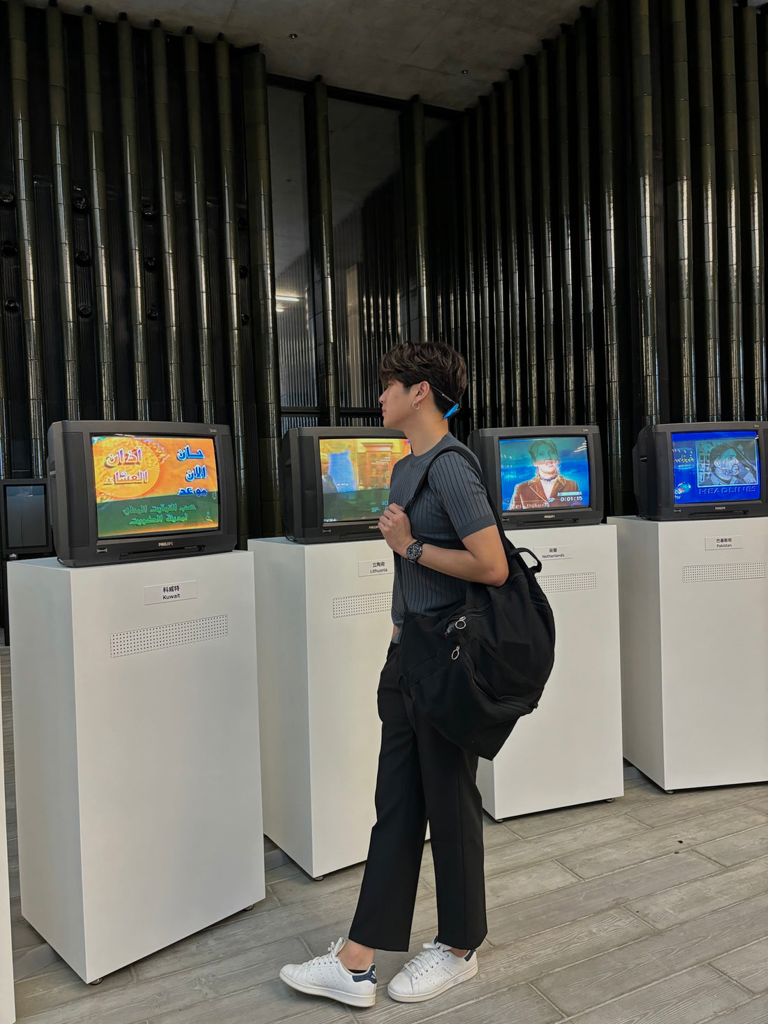 &lt;短袖基本款&gt;碳灰圓領細間紋上衣