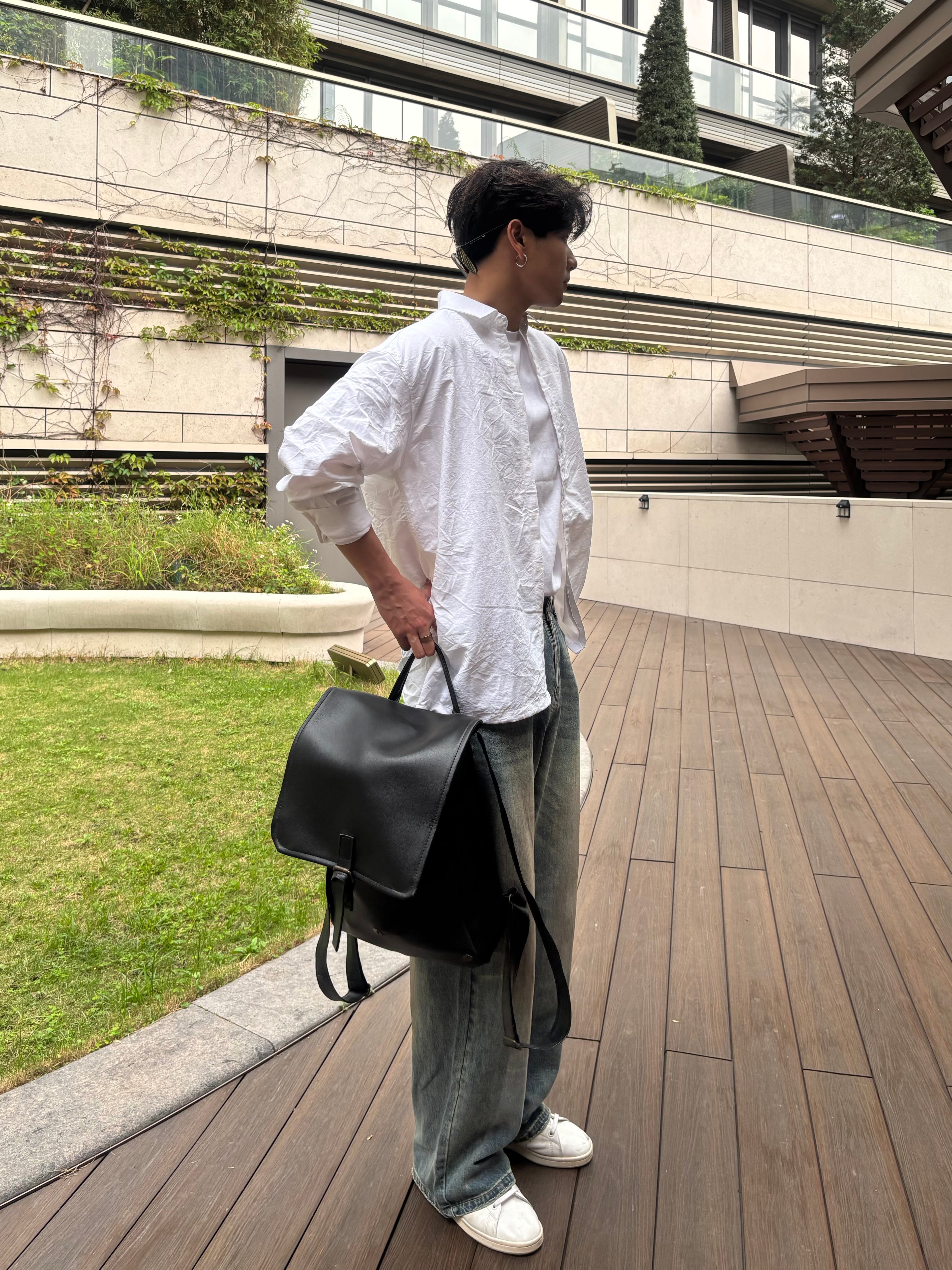 質感淡紋理白色襯衫