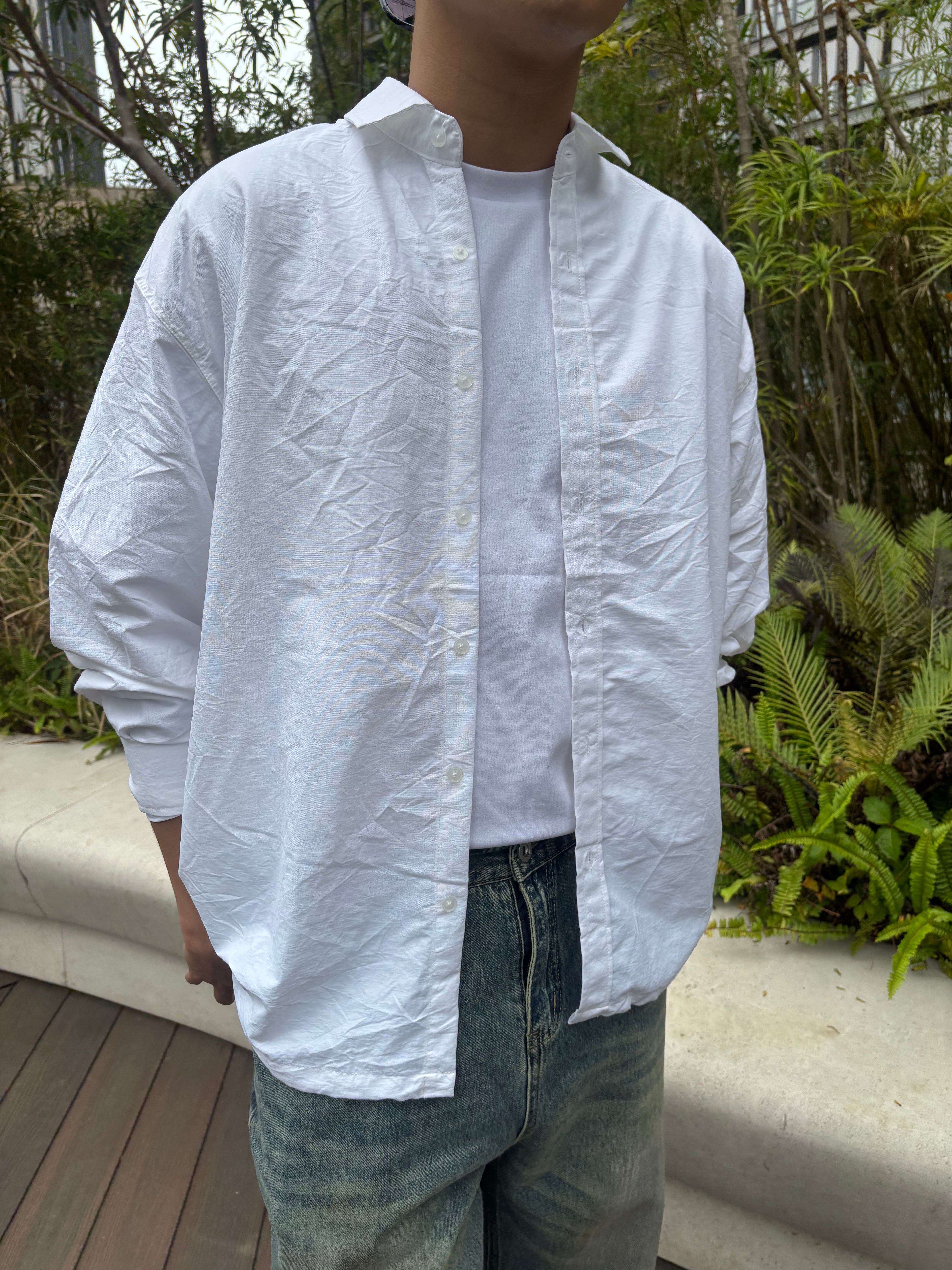 質感淡紋理白色襯衫