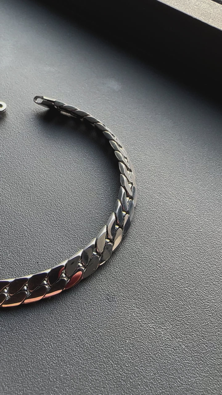 Swirl Chain Bracelet