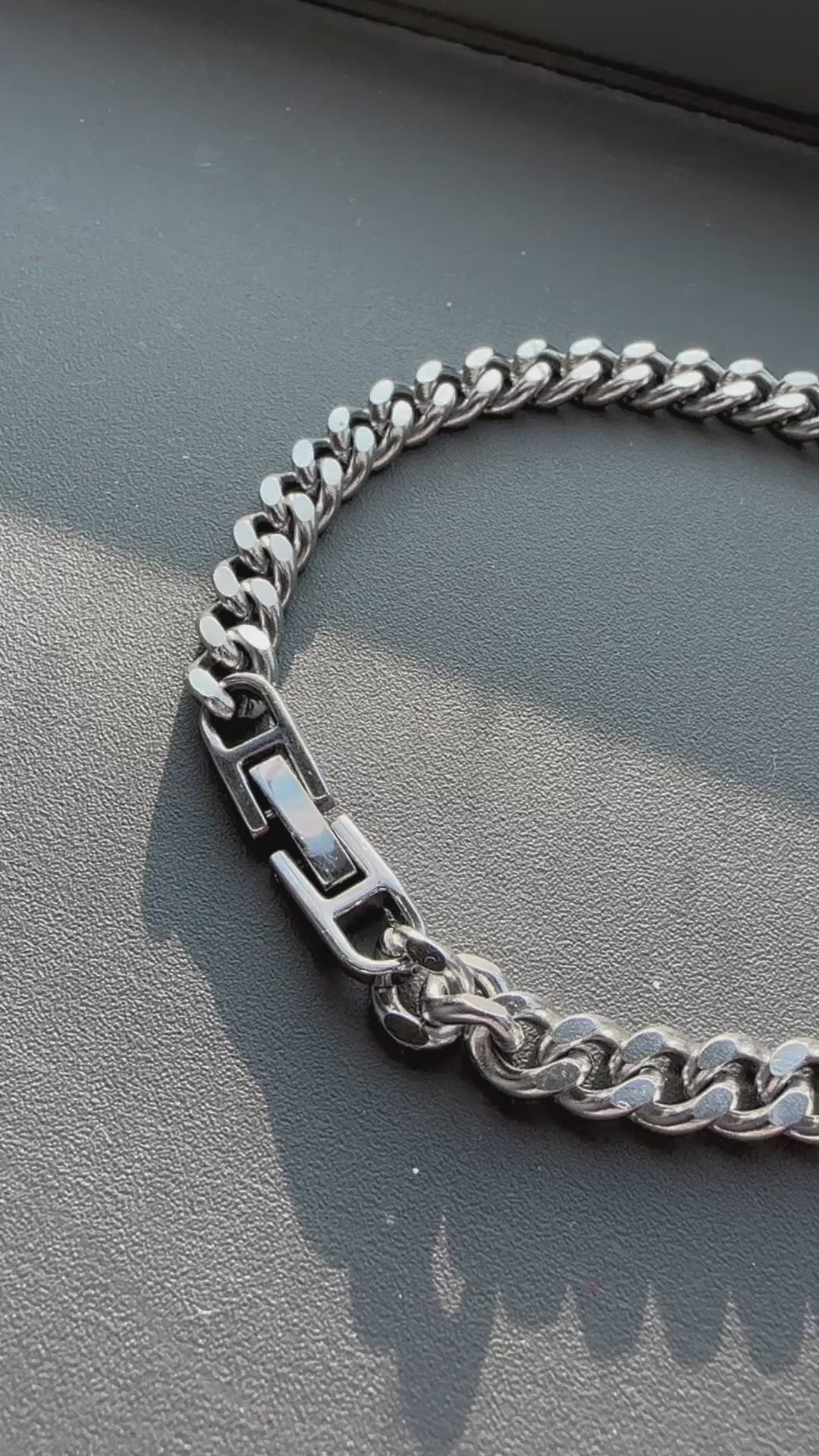 Minimalist Chain Bracelet