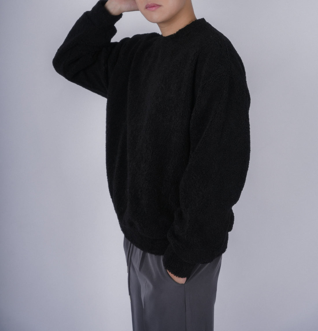 黑色毛毛上衣Fluffy Black Top