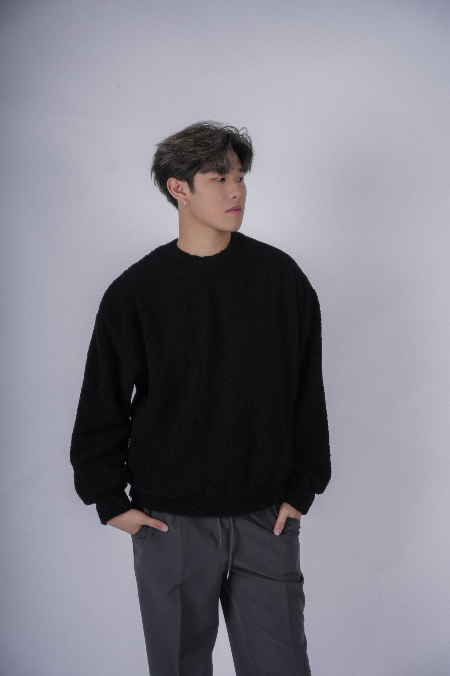 黑色毛毛上衣Fluffy Black Top-韓國男裝