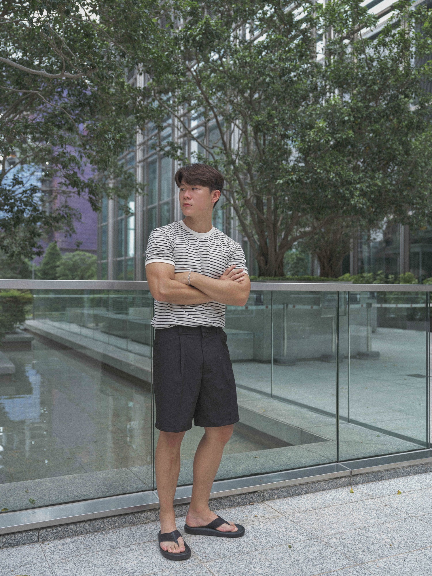 韓國男裝-白間條細針織上衣Striped Top in White