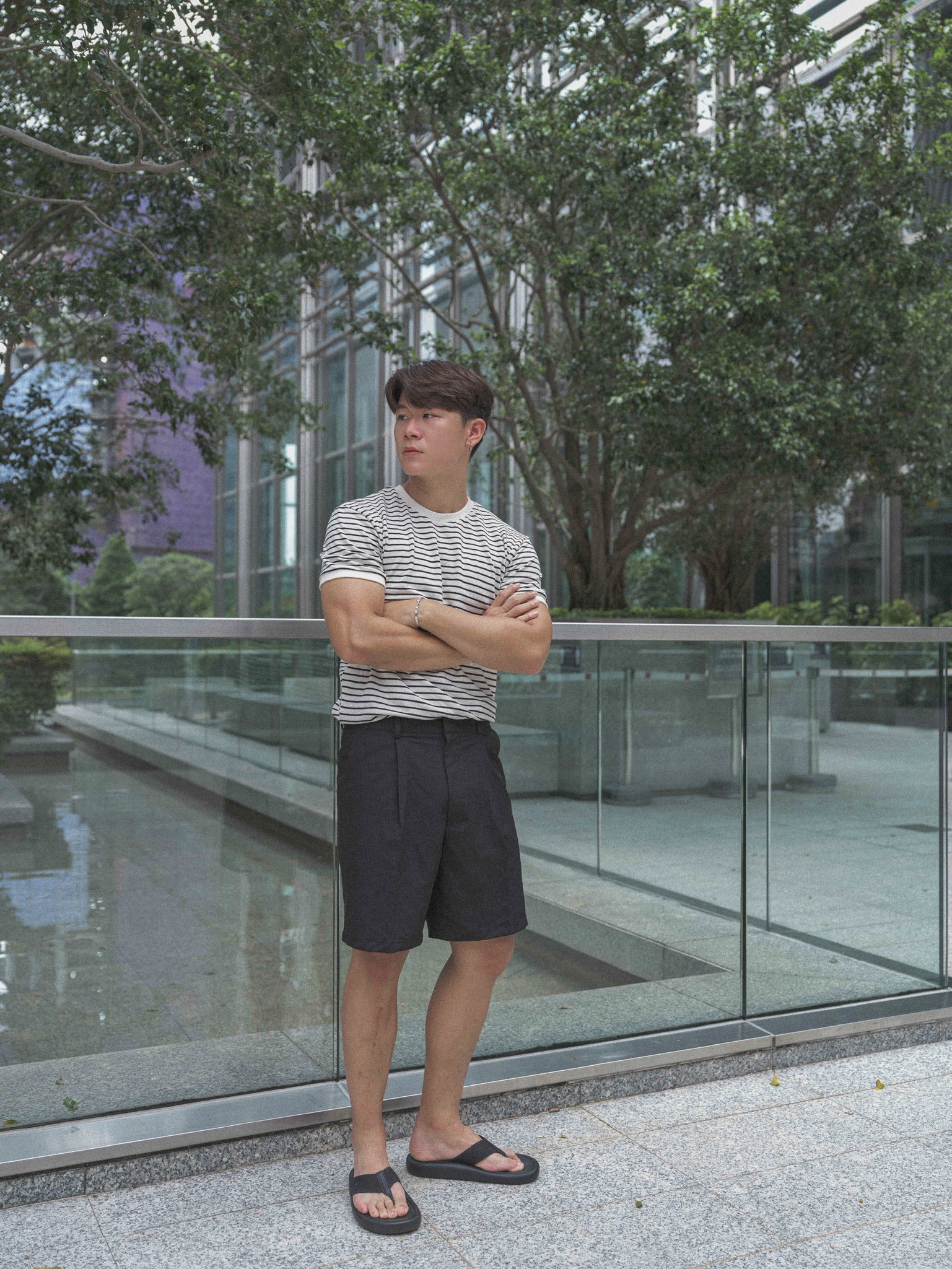 韓國男裝-白間條細針織上衣Striped Top in White