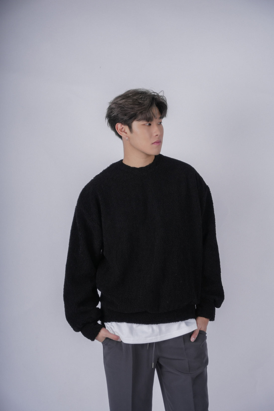 黑色毛毛上衣Fluffy Black Top