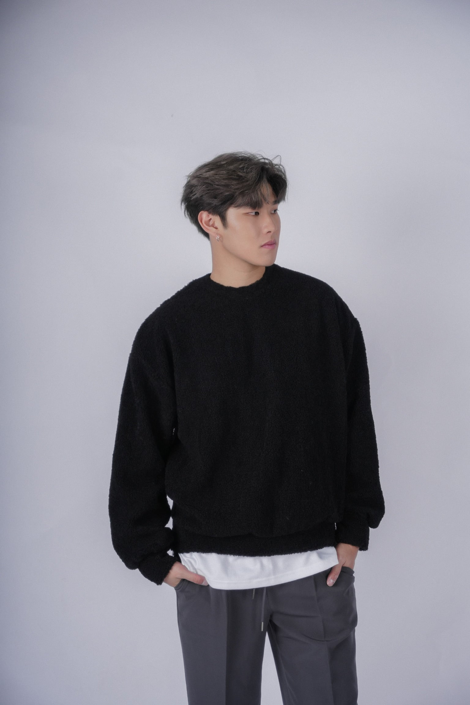 黑色毛毛上衣Fluffy Black Top