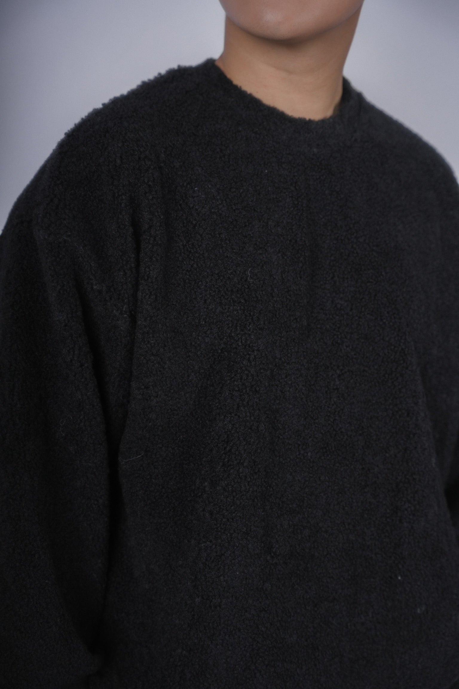 黑色毛毛上衣Fluffy Black Top-韓國男裝