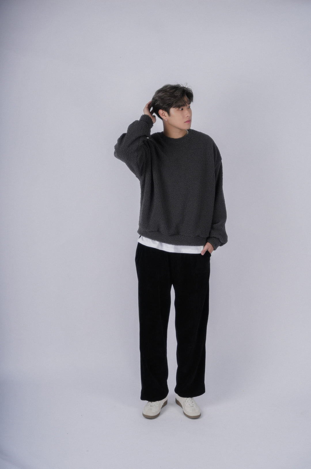 碳灰毛毛上衣Fluffy Charcoal Top－韓國男裝