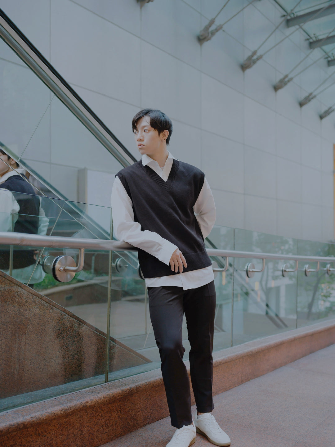 黑色密冷織冷背心Vneck Black Knit Vest－韓國男裝