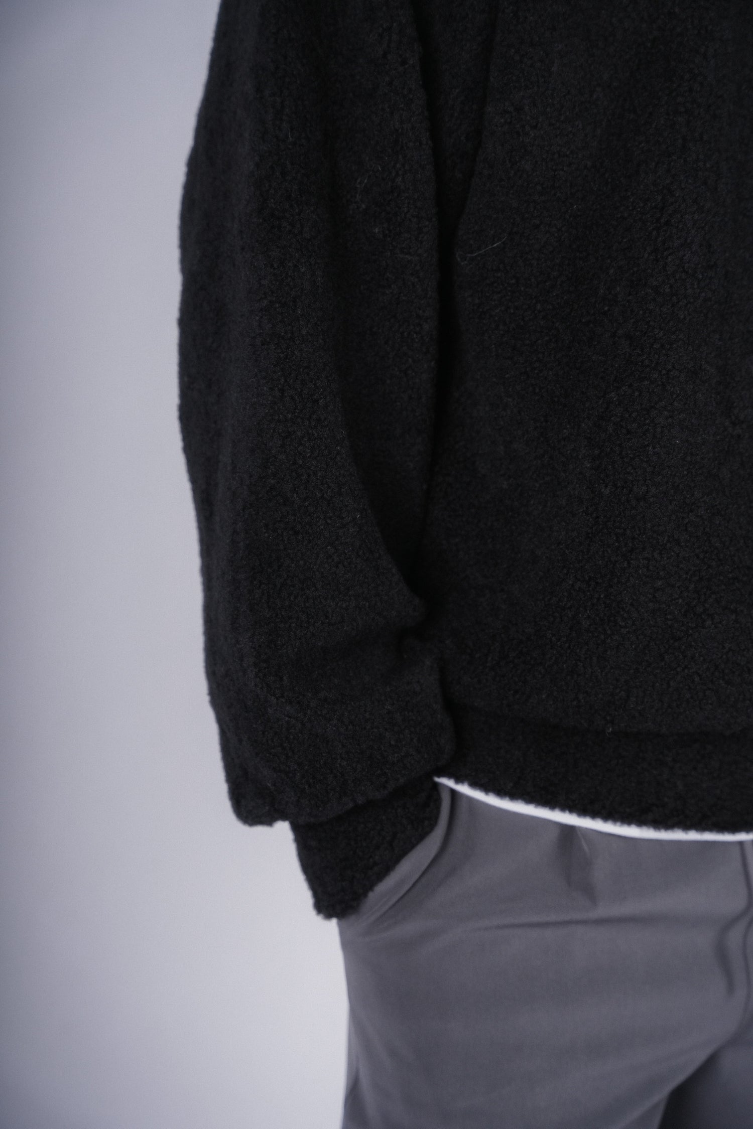 黑色毛毛上衣Fluffy Black Top-韓國男裝